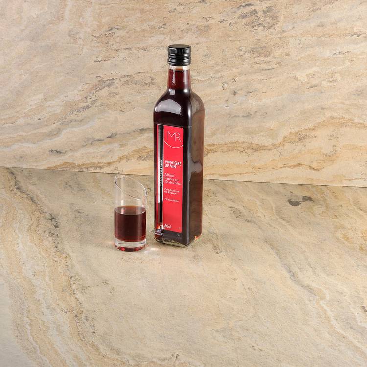 Le Vinaigre de vin rouge